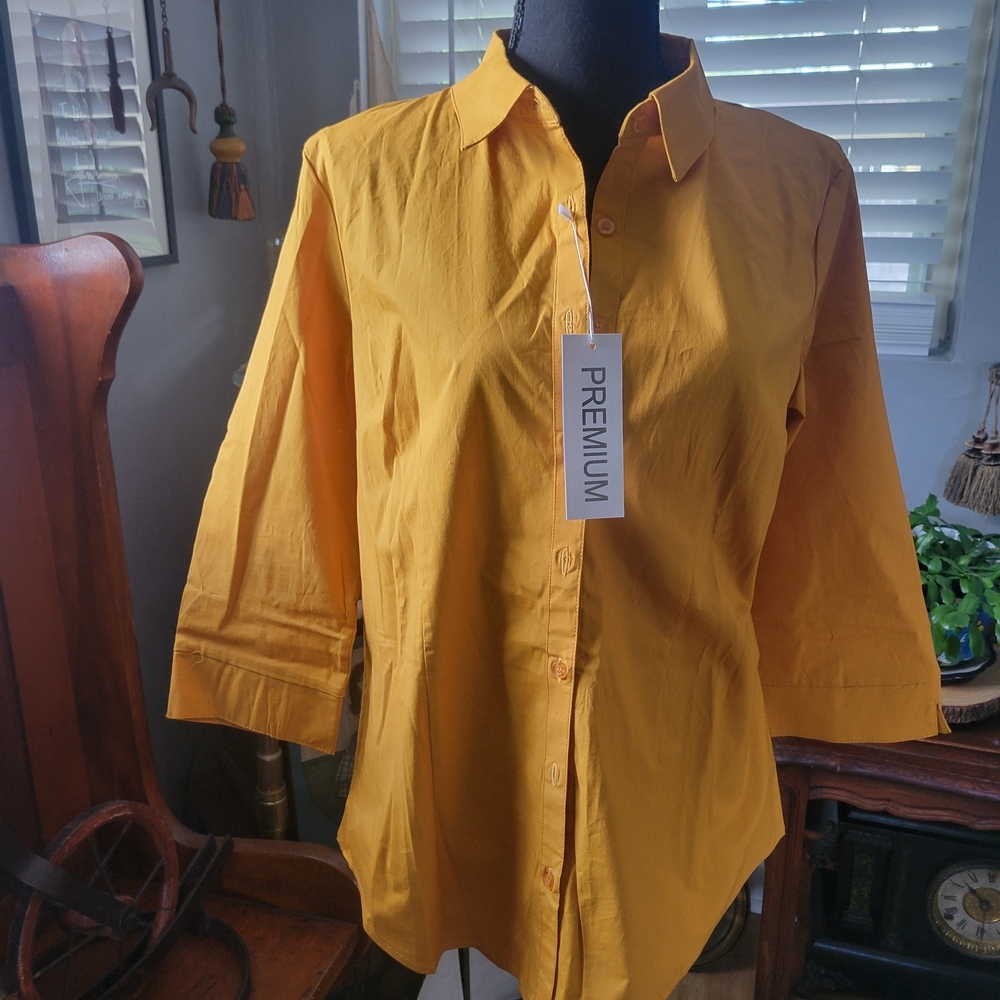 New p remium Women's Yellow Button Down Shirt